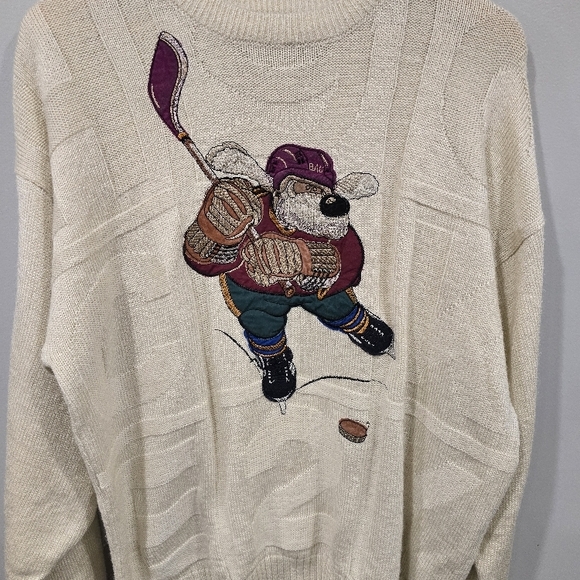 Men's Beige Sweater with Hockey Bear Design Size Large - Picture 1 of 4
